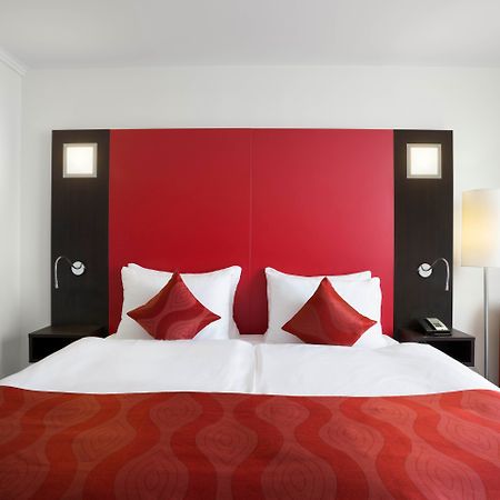 Ramada Encore By Wyndham Geneva Carouge Exterior photo