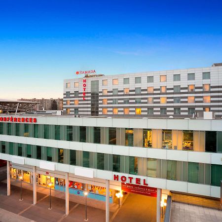 Ramada Encore By Wyndham Geneva Carouge Exterior photo