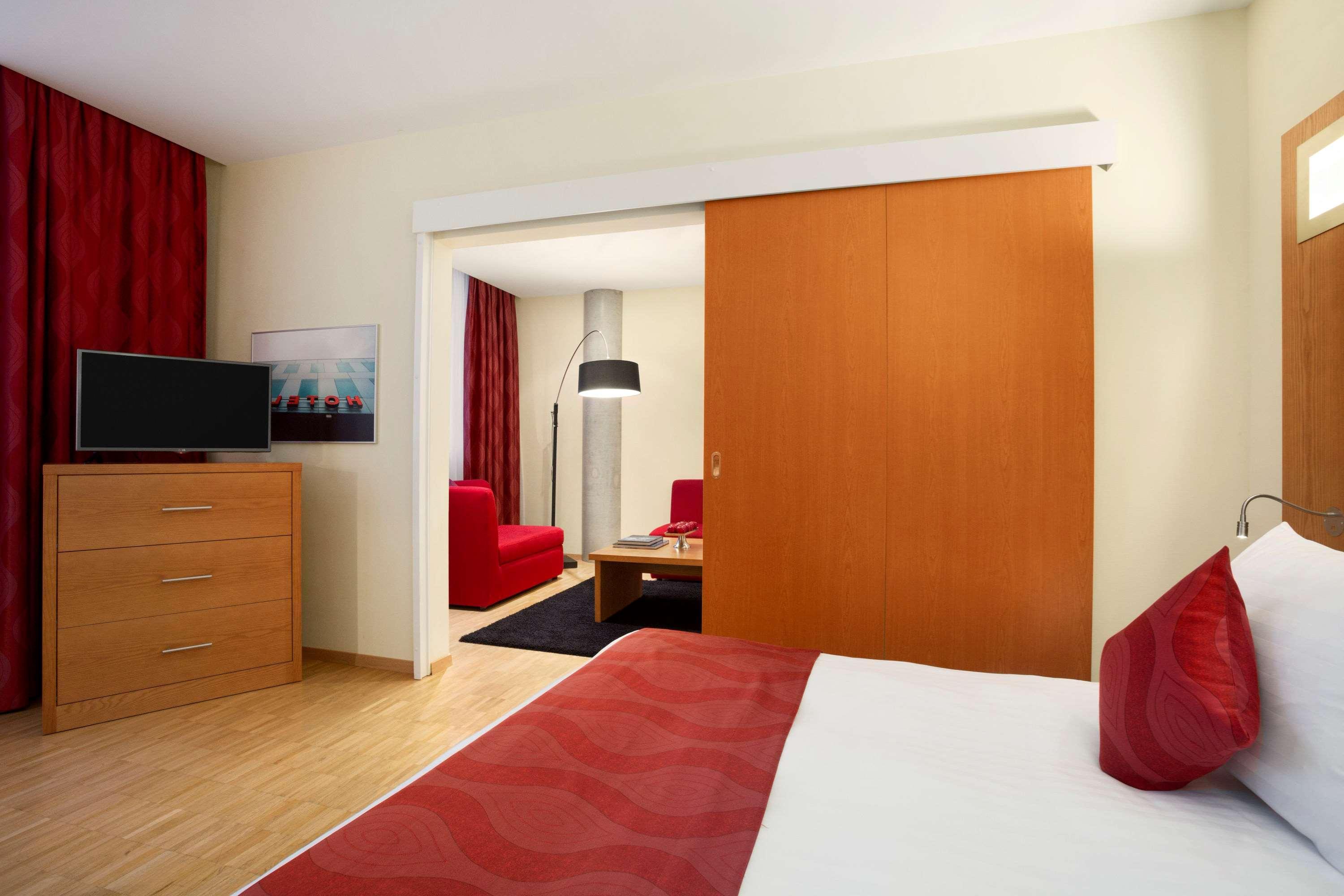 Ramada Encore By Wyndham Geneva Carouge Exterior photo