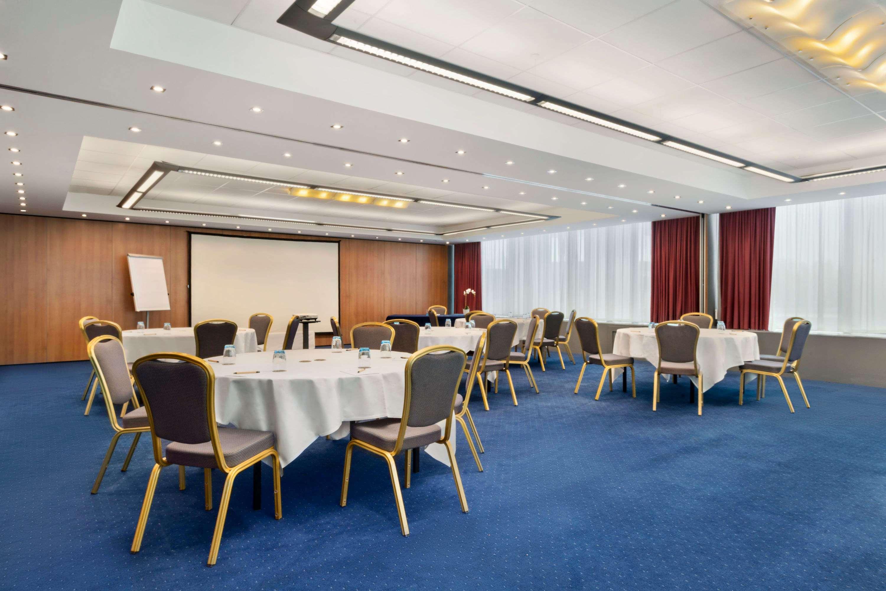Ramada Encore By Wyndham Geneva Carouge Exterior photo