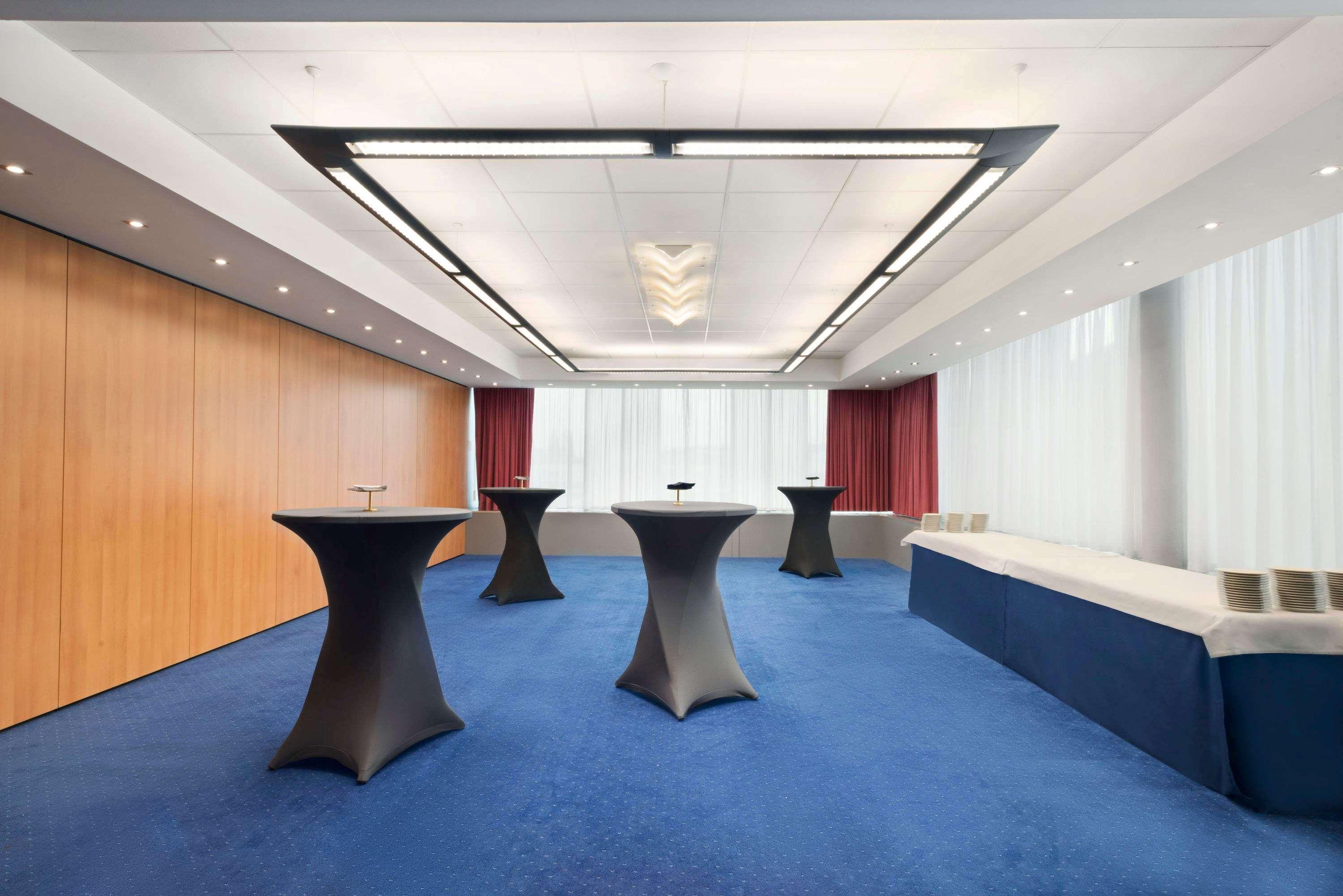 Ramada Encore By Wyndham Geneva Carouge Exterior photo