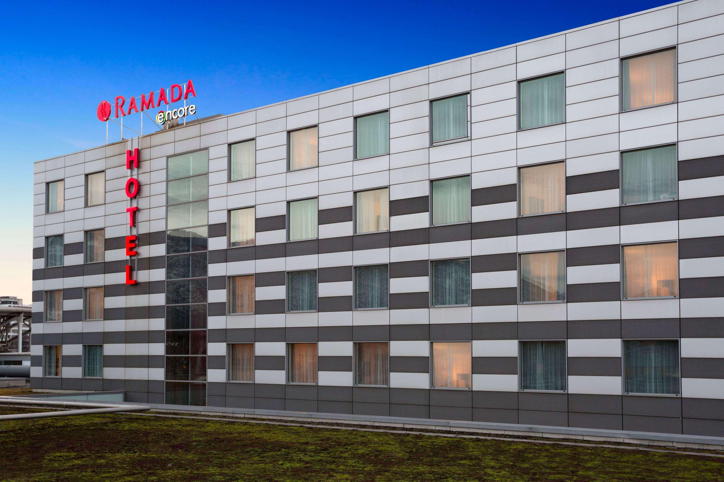 Ramada Encore By Wyndham Geneva Hotel Exterior photo