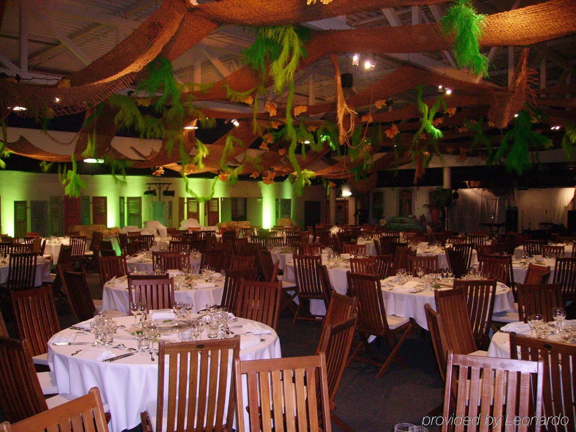 Ramada Encore By Wyndham Geneva Carouge Restaurant photo