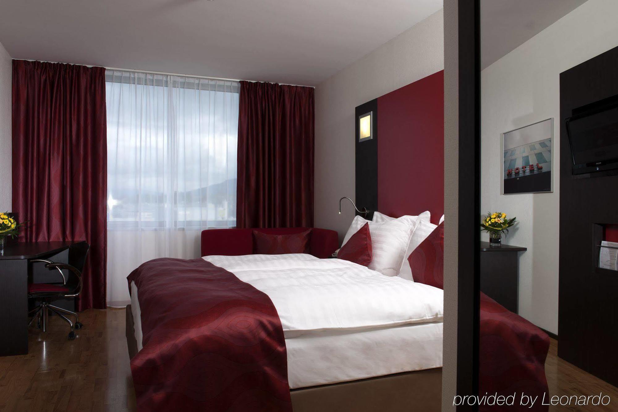 Ramada Encore By Wyndham Geneva Carouge Exterior photo